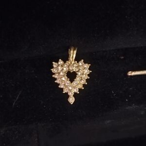 Elegant Gold Necklace with Crystal Accents